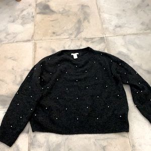 Women’s HnM sweater with pearl details
